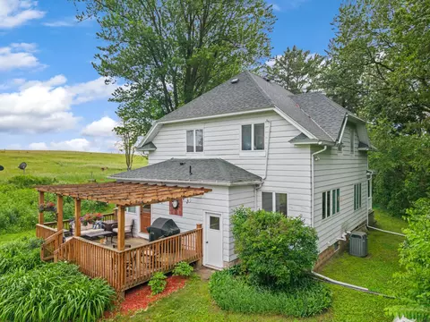 Exterior - 18615 Dunn Rd, Caledonia, MN 55921 photo 2 of 4
