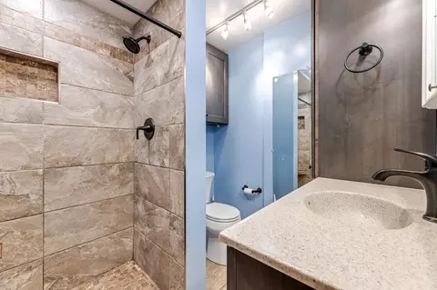 Bath - 18615 Dunn Rd, Caledonia, MN 55921 photo 1 of 1