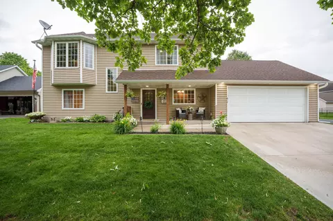 617 12th St, Farmington, MN 55024