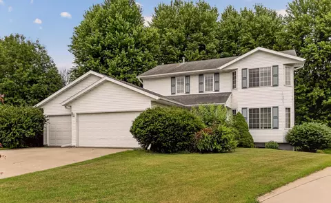 931 Pine Ct NE, Pine Island, MN 55963