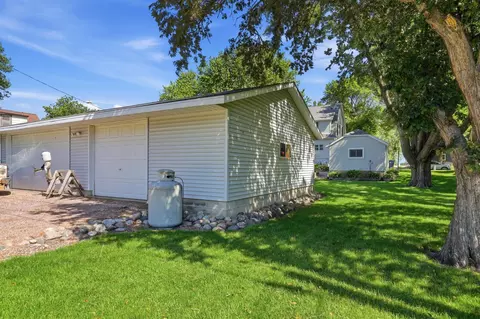 Exterior - 424 E 11th St, Gibbon, MN 55335 photo 5 of 16