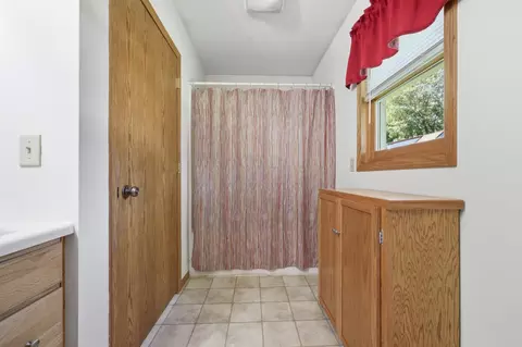 Entry Way - 424 E 11th St, Gibbon, MN 55335 photo 6 of 7
