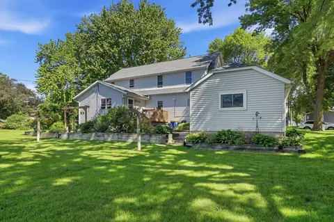 Exterior - 424 E 11th St, Gibbon, MN 55335 photo 6 of 16