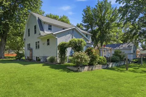 Exterior - 424 E 11th St, Gibbon, MN 55335 photo 7 of 16