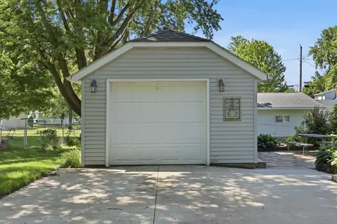 Exterior - 424 E 11th St, Gibbon, MN 55335 photo 14 of 16
