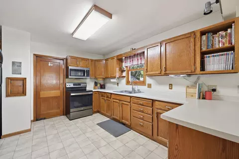 Kitchen - 424 E 11th St, Gibbon, MN 55335 photo 1 of 5