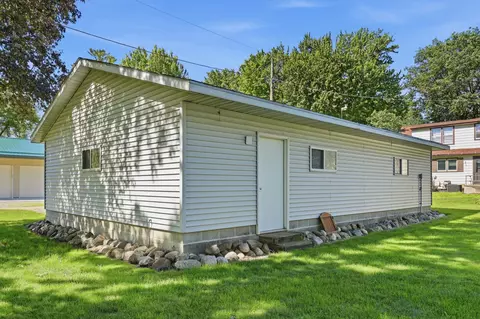 Exterior - 424 E 11th St, Gibbon, MN 55335 photo 16 of 16