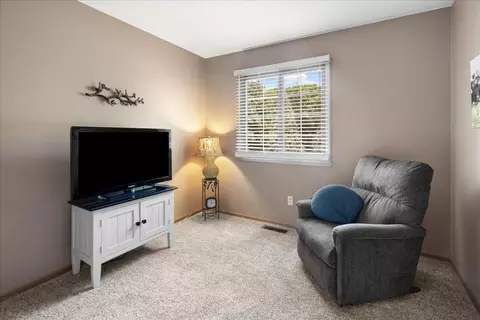 Bedroom - 4602 12 Penkwe Way, Eagan, MN 55122 photo 3 of 5