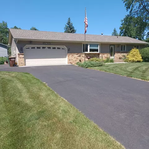 12620 Pineview Trl, Dayton, MN 55327
