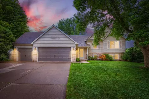 9182 Jergen Bay Bay S, Cottage Grove, MN 55016