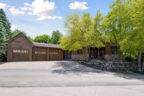 2439 Emerald Trl, Minnetonka, MN 55305