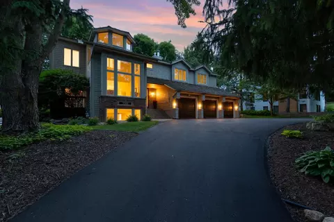7708 Stonewood Ct, Edina, MN 55439