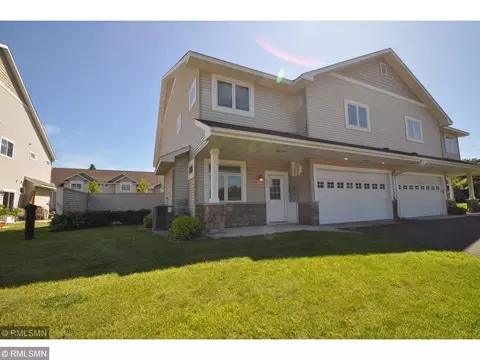 1281 County Road D Cir E, Saint Paul, MN 55109