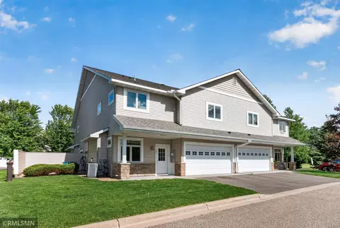 1281 County Road D Cir E, Saint Paul, MN 55109
