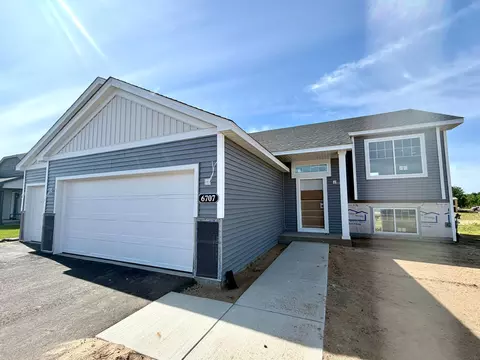 6707 376th St, North Branch, MN 55056
