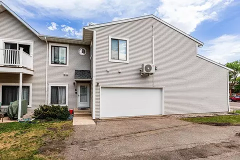 3311 15th Ave S #E, Fargo, ND 58103