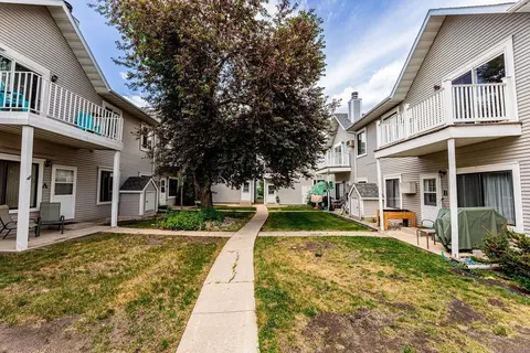 Exterior - 3311 15th Ave S #E, Fargo, ND 58103 photo 3 of 4