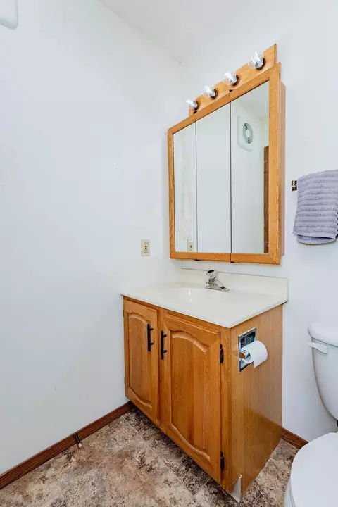Bath - 3311 15th Ave S #E, Fargo, ND 58103 photo 3 of 4