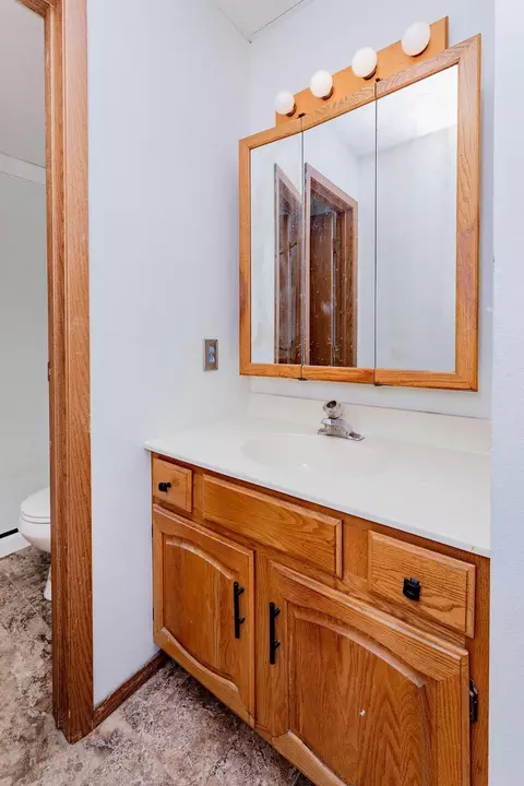 Bath - 3311 15th Ave S #E, Fargo, ND 58103 photo 2 of 4