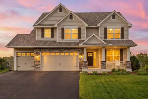 8957 Lakeside Dr, Victoria, MN 55386