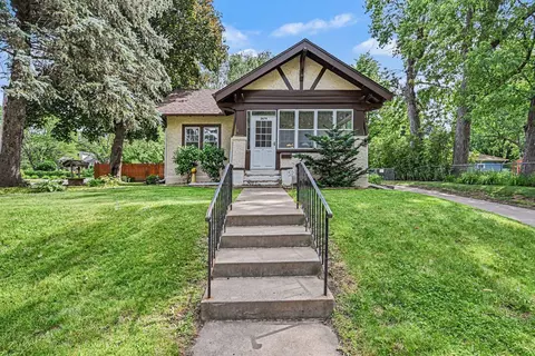 2678 8th Ave E, North Saint Paul, MN 55109