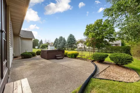 Exterior - 204 Allen Ln, Faribault, MN 55021 photo 5 of 7