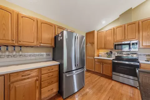 Kitchen - 204 Allen Ln, Faribault, MN 55021 photo 4 of 5