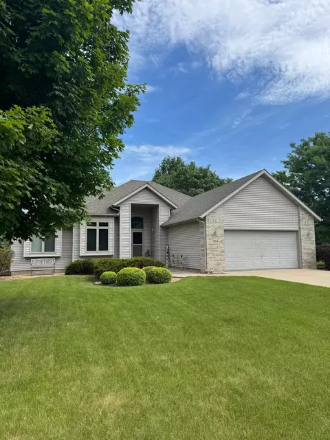 204 Allen Ln, Faribault, MN 55021