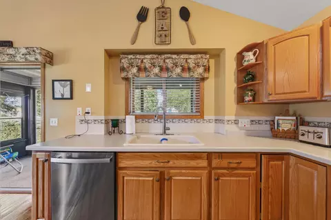Kitchen - 204 Allen Ln, Faribault, MN 55021 photo 3 of 5