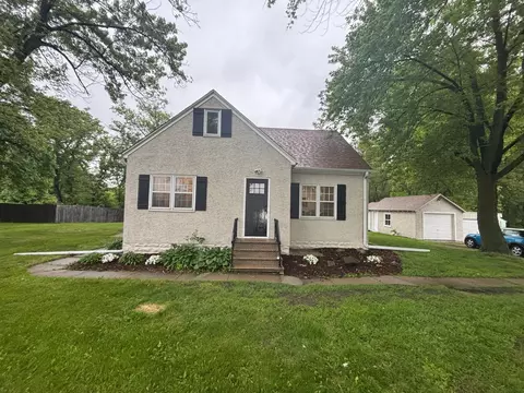 2253 Geneva Ave N, Oakdale, MN 55128