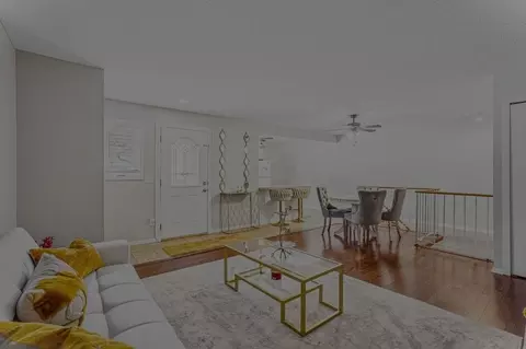 8582 134th St W, Apple Valley, MN 55124