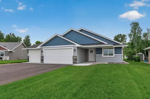 7255 Hawthorne Ct, North Branch, MN 55056