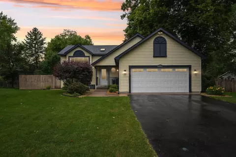 2991 Ontario Rd, Little Canada, MN 55117