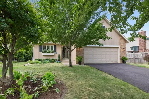 10441 Lee Dr, Eden Prairie, MN 55347
