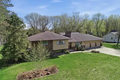 2932 N Plum Tree Cir, Menomonie, WI 54751