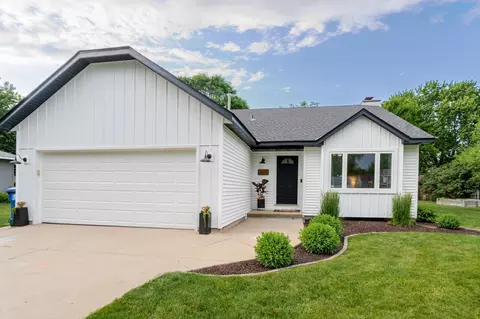 205 11th St N, Sartell, MN 56377