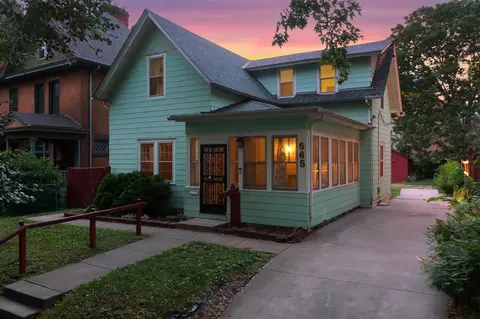 665 5th St E, Saint Paul, MN 55106