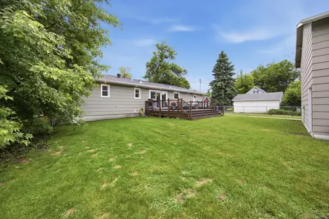 Exterior - 455 16th Ave S, Fargo, ND 58103 photo 3 of 11