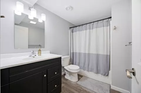 Bath - 455 16th Ave S, Fargo, ND 58103 photo 2 of 2