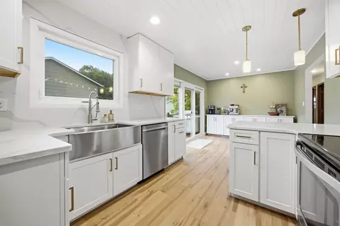 Kitchen - 455 16th Ave S, Fargo, ND 58103 photo 4 of 4