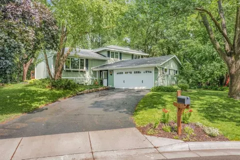 3410 E 125th St, Burnsville, MN 55337