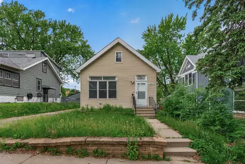 1067 Wilson Ave, Saint Paul, MN 55106