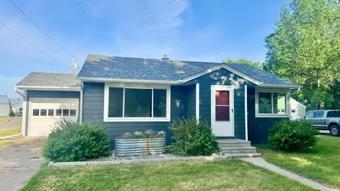 723 3rd St SE, Barnesville, MN 56514