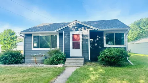 Exterior - 723 3rd St SE, Barnesville, MN 56514 photo 4 of 6