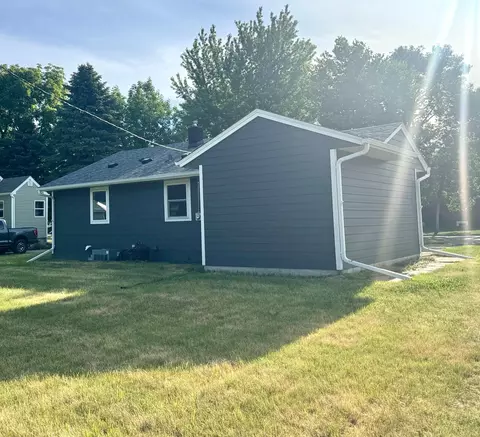 Exterior - 723 3rd St SE, Barnesville, MN 56514 photo 5 of 6