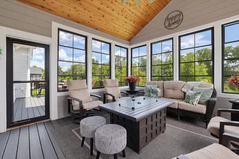 977 Pheasant Run S, Lino Lakes, MN 55014