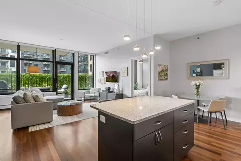 1120 S 2nd St #204, Minneapolis, MN 55415