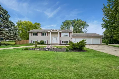 1790 Crestridge Ln, Eagan, MN 55122