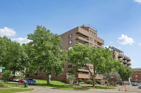 2885 Knox Ave S #707, Minneapolis, MN 55408