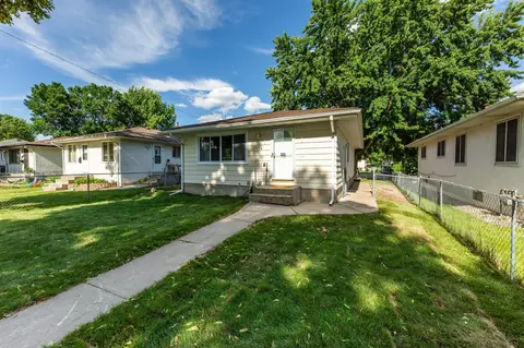 5214 Oliver Ave N, Minneapolis, MN 55430